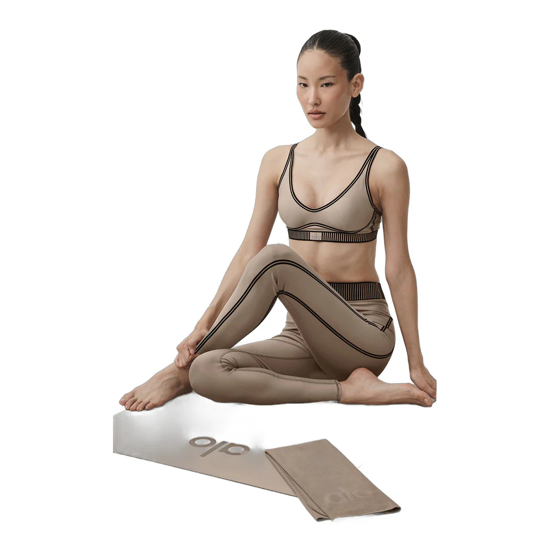 alo Performance No Sweat Hand Towel - Gravel - Image 2