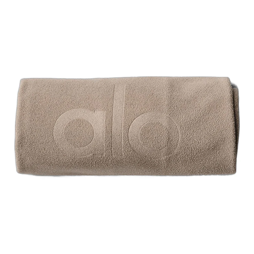alo Performance No Sweat Hand Towel - Gravel - Image 4