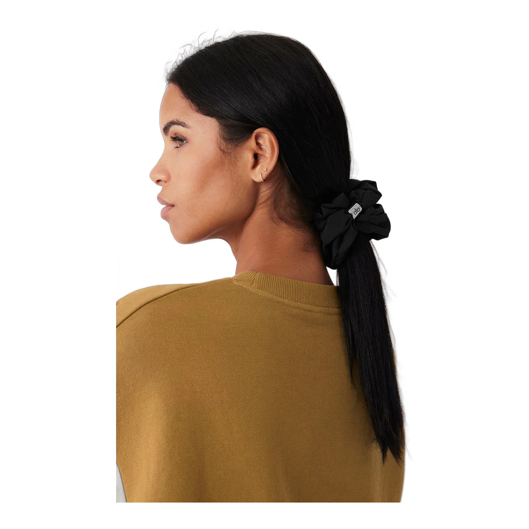 alo Bead It Oversized Scrunchie - Black - Image 2