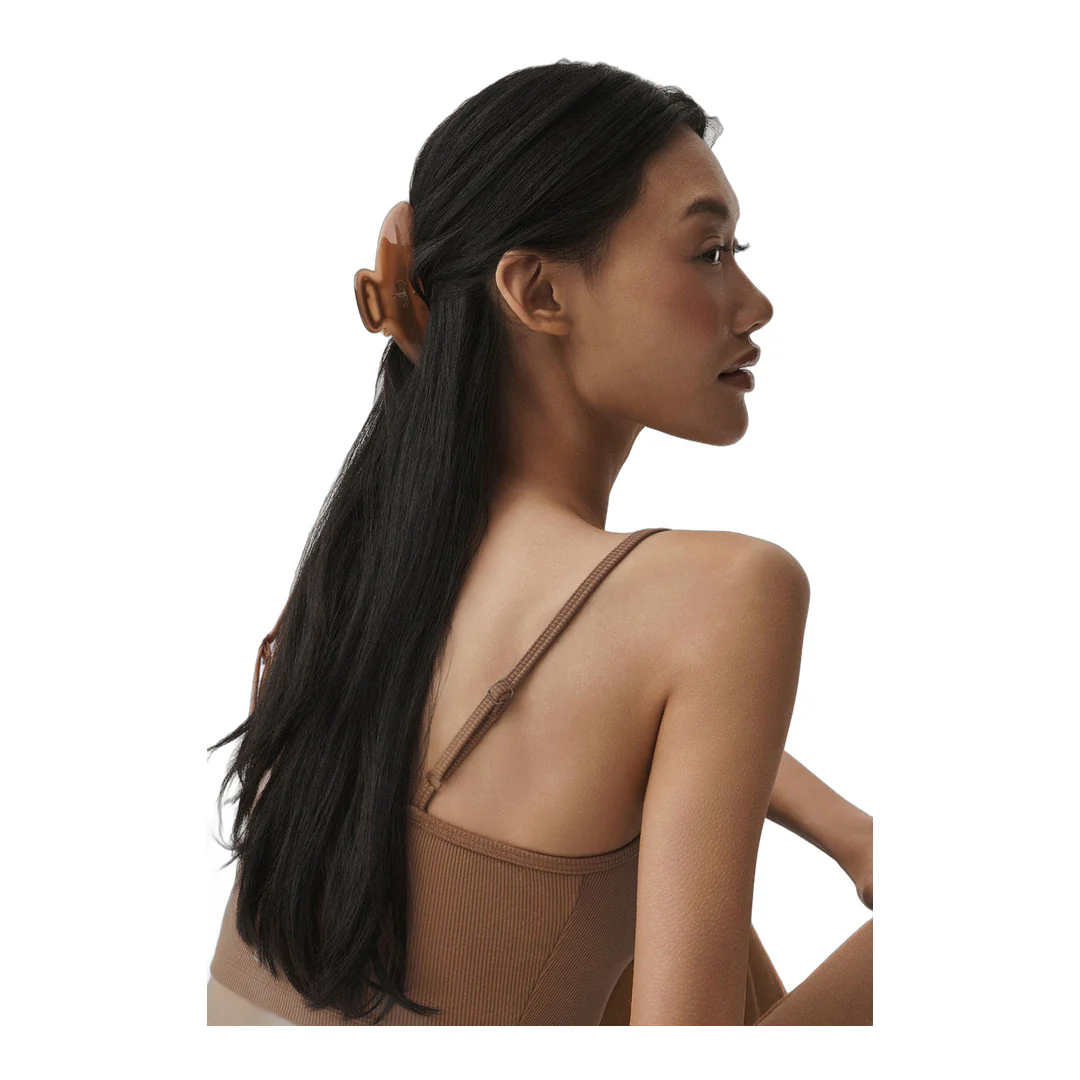 alo Acrylic Illusion Claw Clip - Sun Kissed Brown/Brushed Gold - Image 2