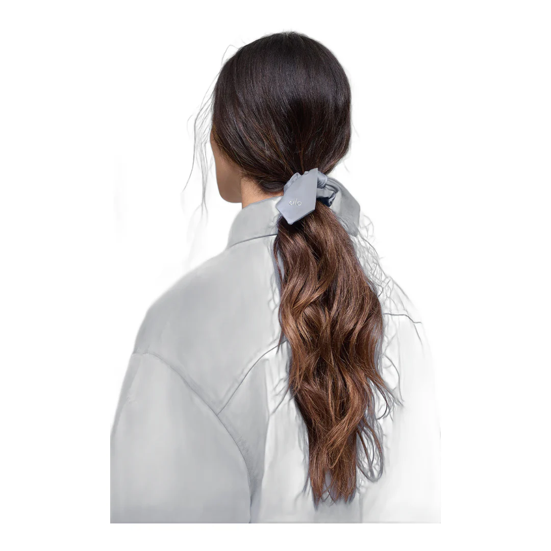 alo Airlift Rhythm Scrunchie - Winter Frost - Image 2