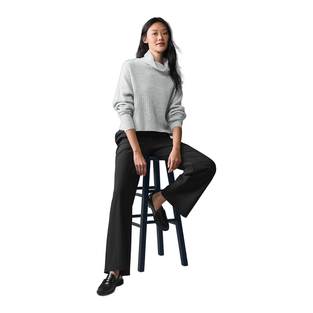 alo Cashmere Plush Waffle Turtleneck Pullover - Athletic Heather Grey - Image 5
