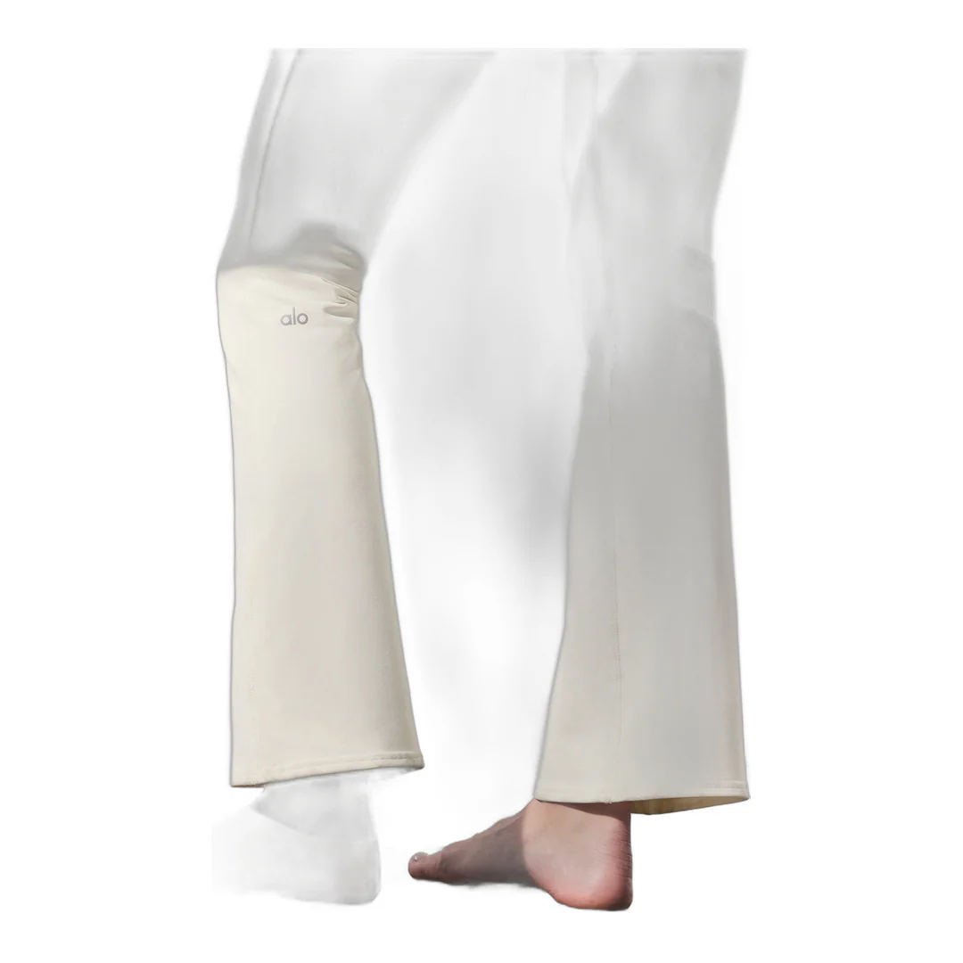 alo Airbrush High-Waist 7/8 Bootcut Legging - Ivory - Image 5