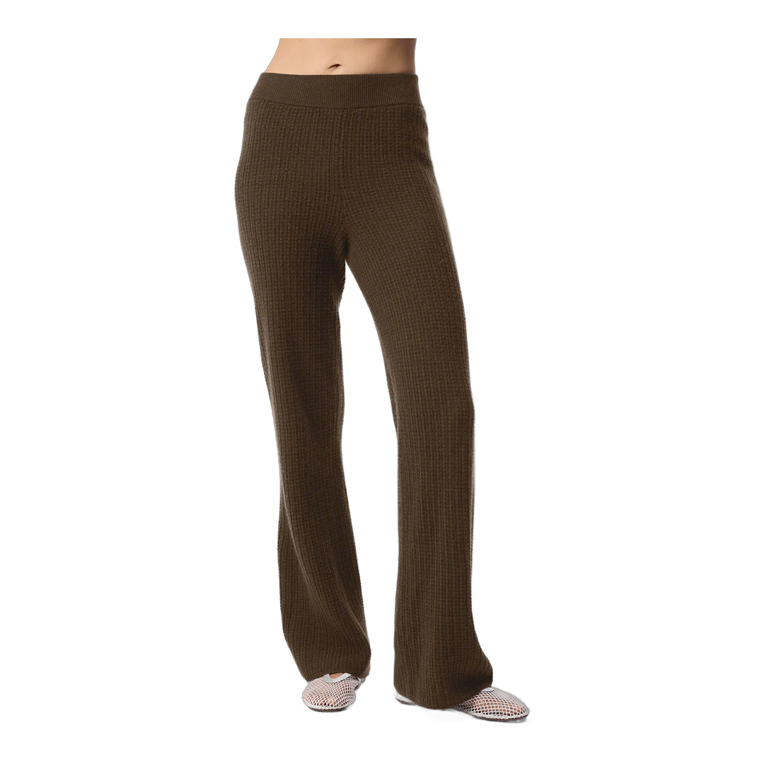 alo Cashmere High-Waist Plush Waffle Pant - Espresso