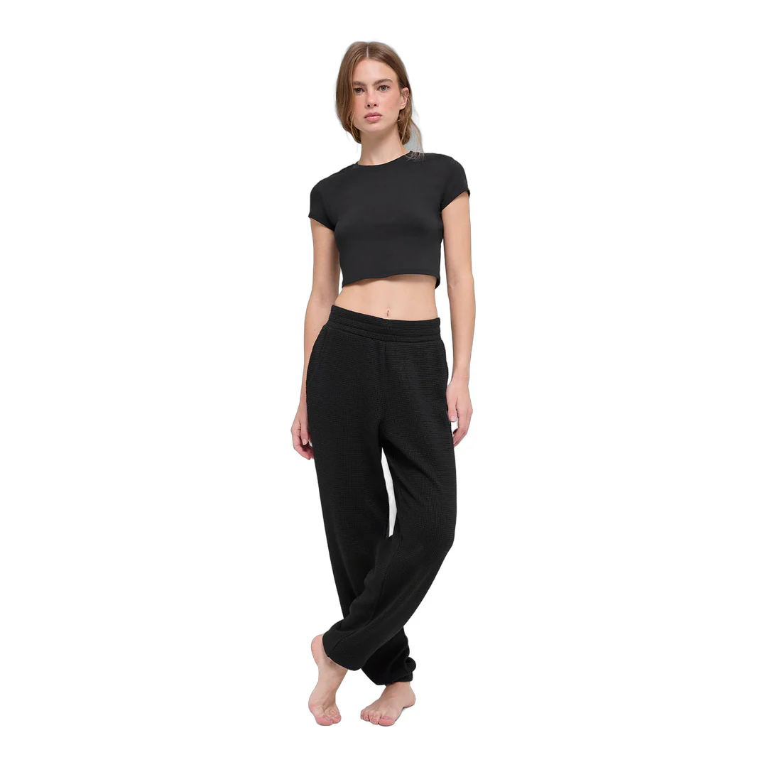 alo Waffle Weekend Escape Jogger - Black - Image 4