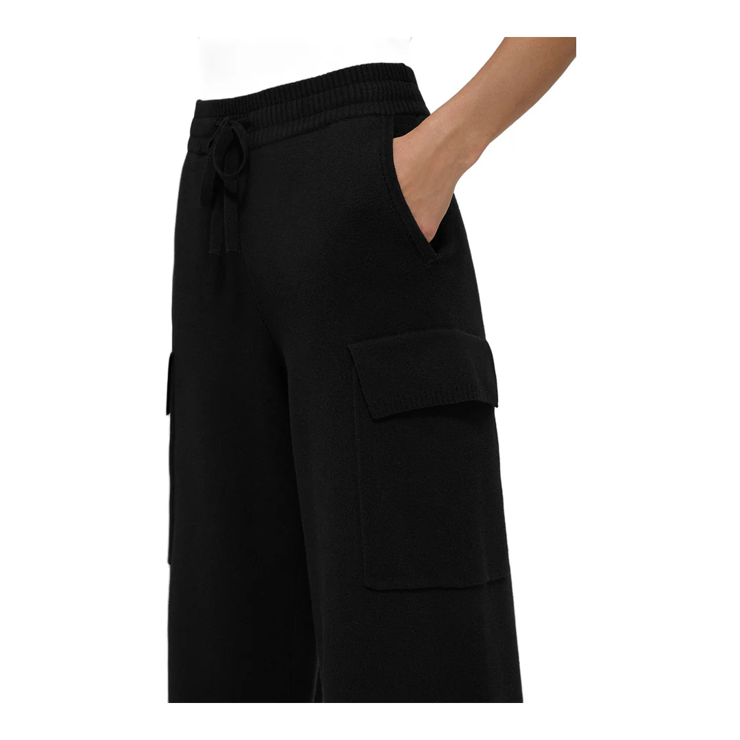 alo Scholar Knit High-Waist Cargo Pant - Black - Image 5