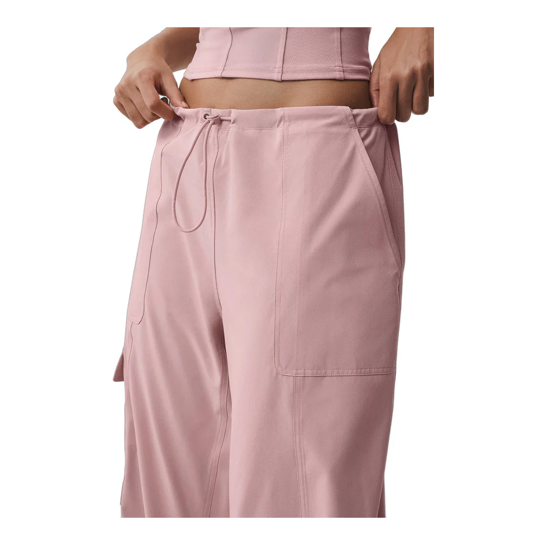 alo Low Rise Megastar Cargo Pant - Vintage Pink - Image 5
