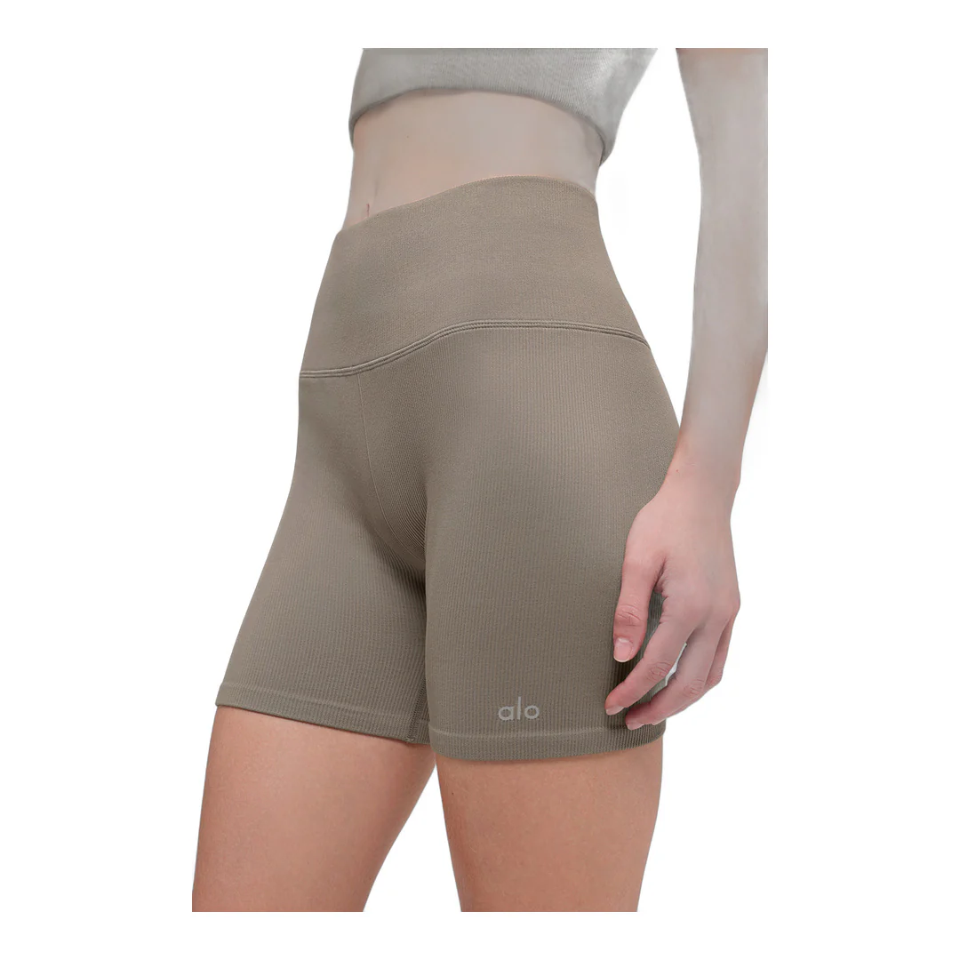 alo 5" Seamless Ribbed Favorite Short - Light Cocoa - Image 4