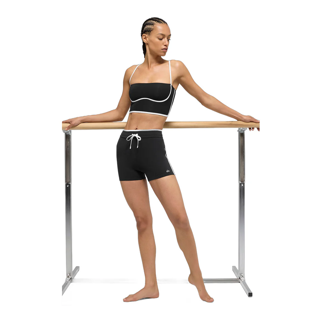 alo 4" Airbrush High-Waist Race Pace Short - Black/White - Image 4
