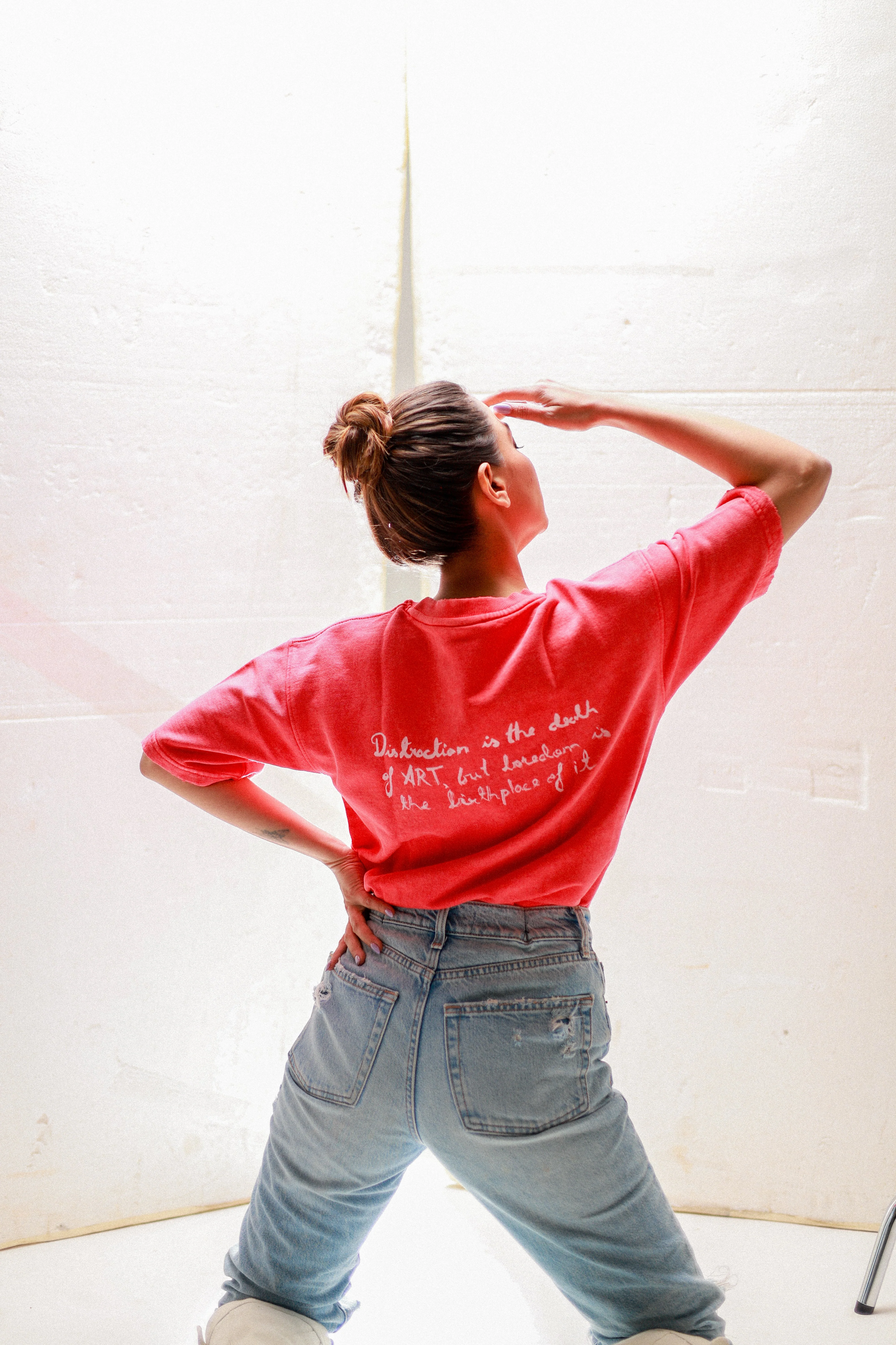 ART QUOTE T-SHIRT (SCARLET) - Image 5