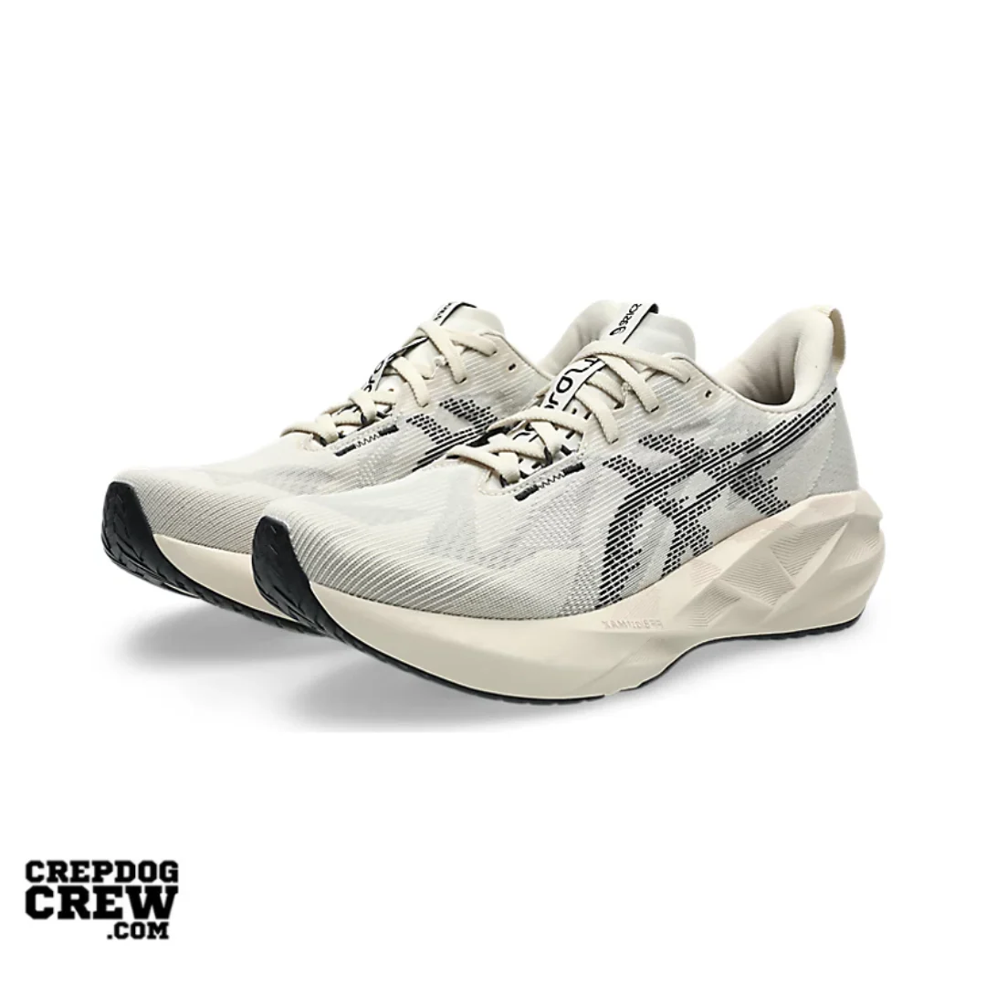 ASICS Novablast 5 Oatmeal Black - Image 2