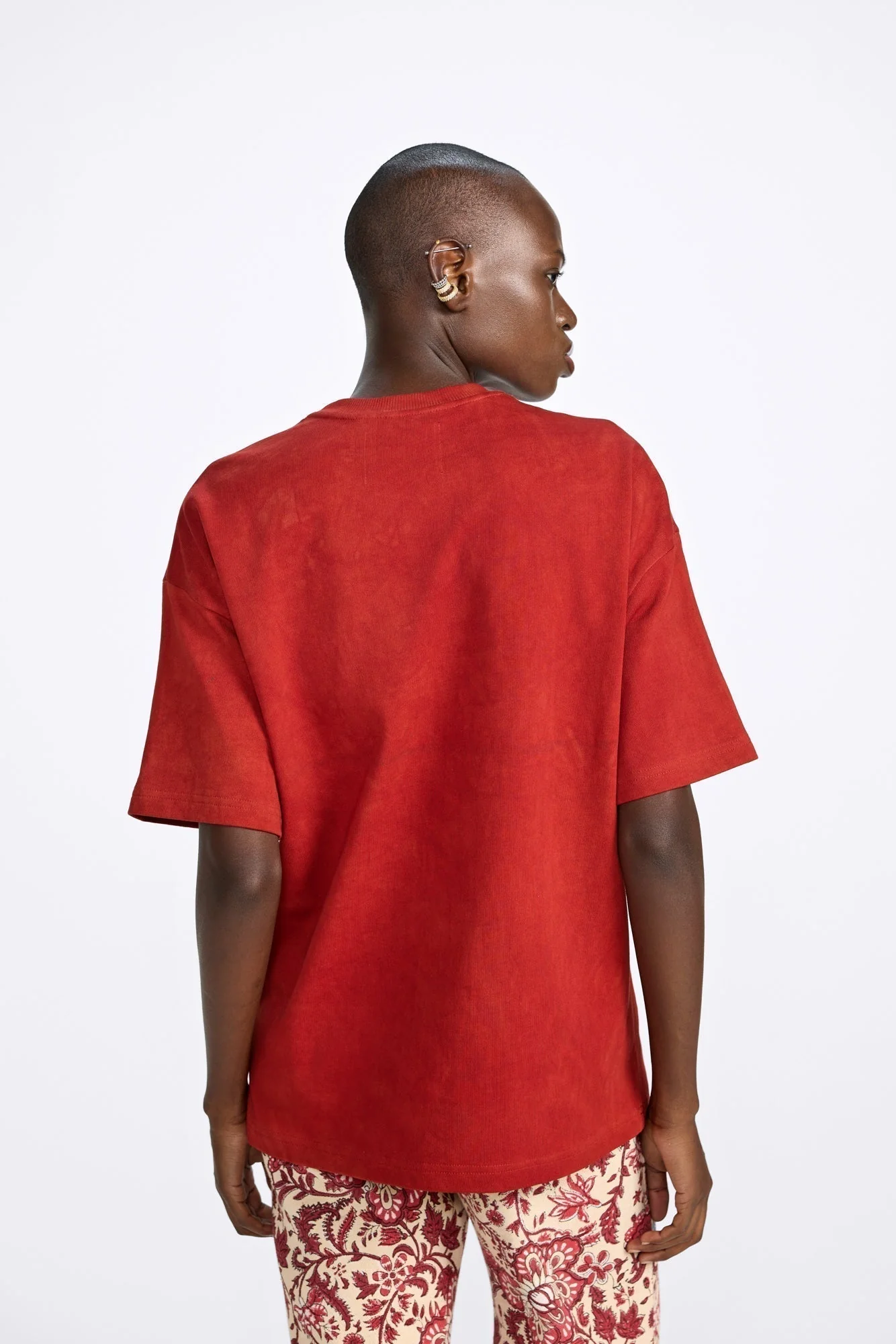 Basics Red Bagru T-shirt - Image 8