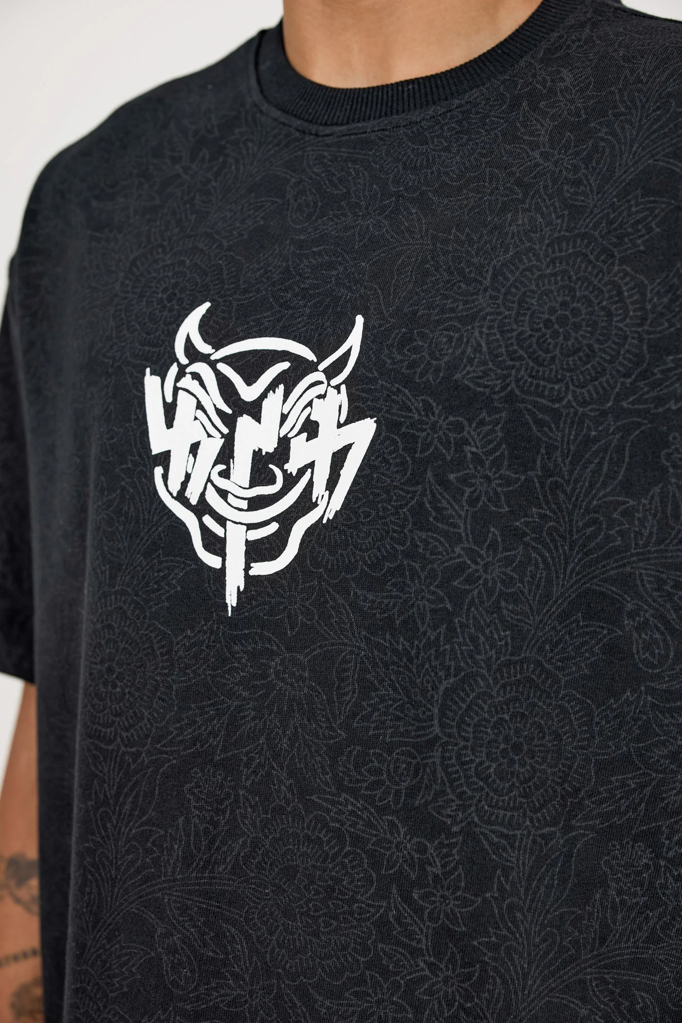 Buri Nazar' blockprint T-shirt - Image 4