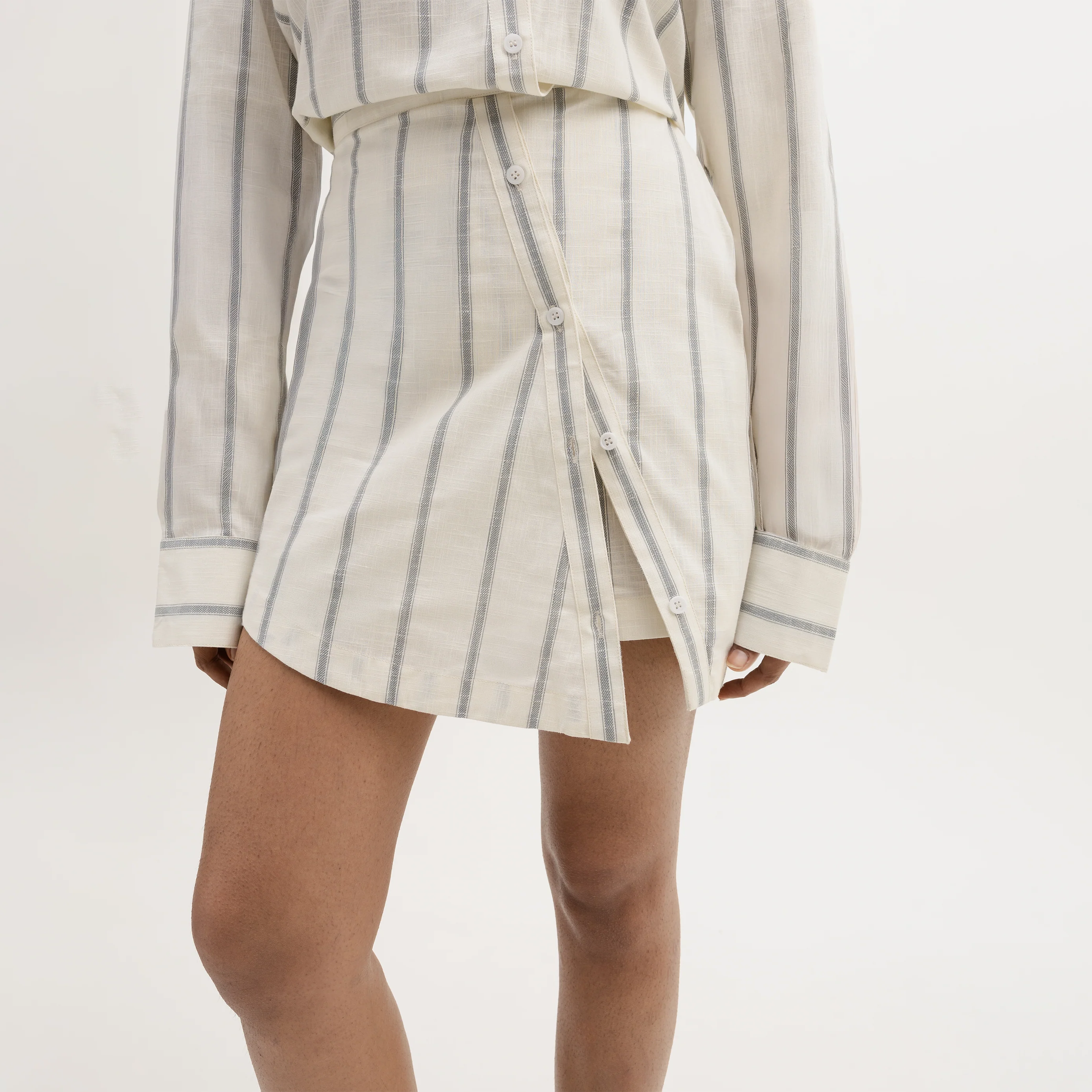 BUTTON DOWN SKORT - BLUE - Image 2