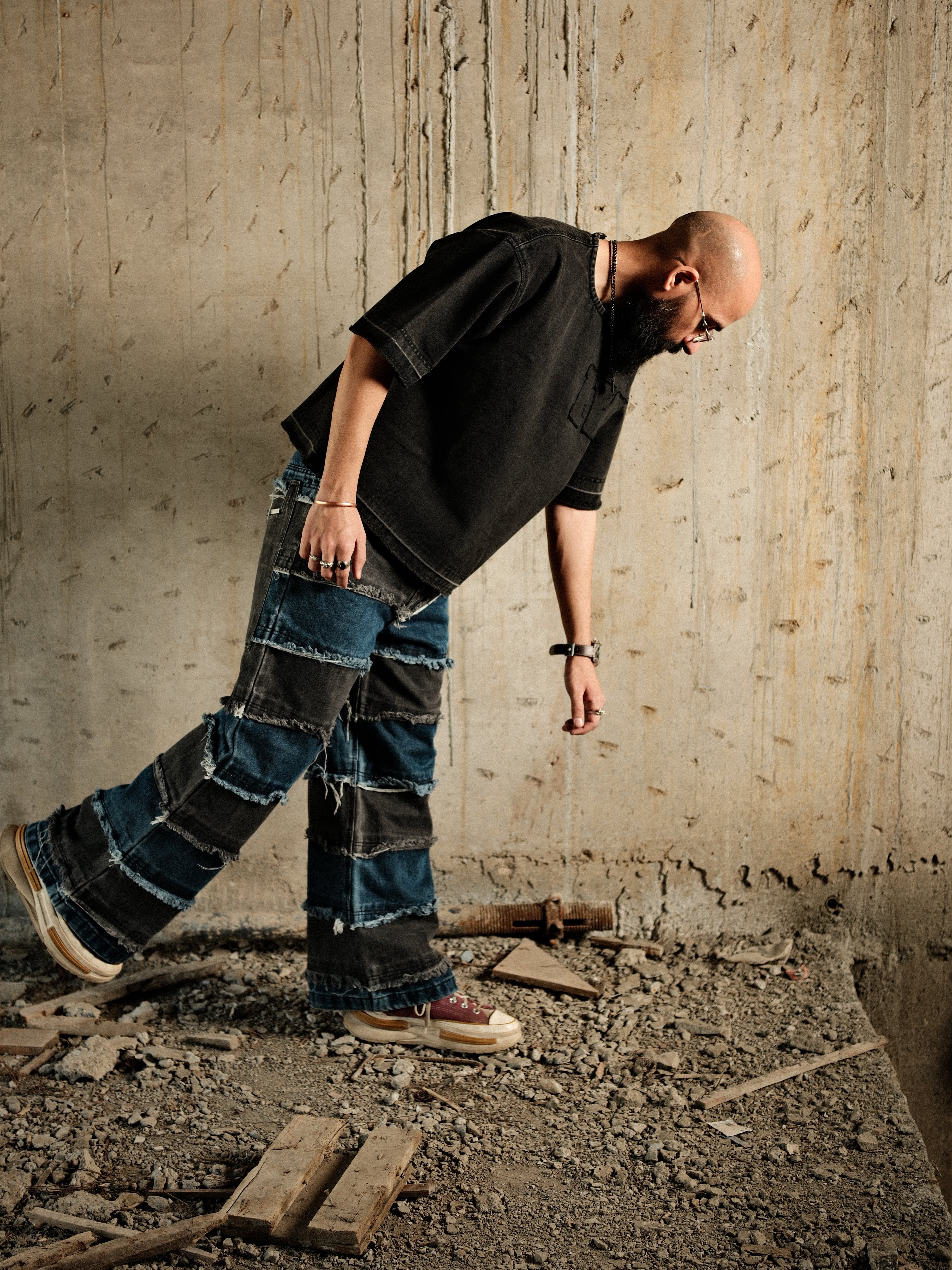 Carbon Husk tee - Oversized Tshirt (Black) - Image 5