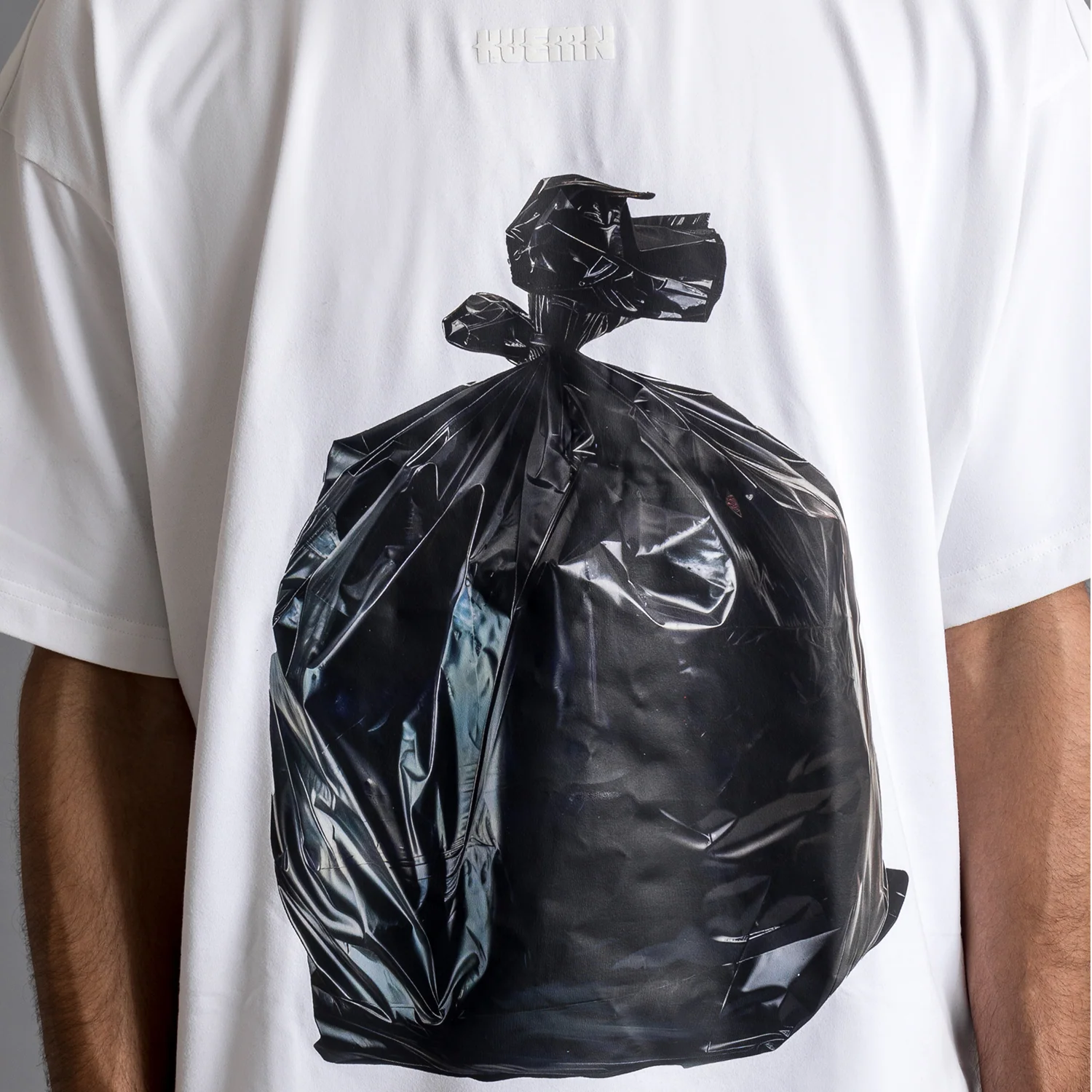 'Garbage bag' T-shirt (White) - Image 4