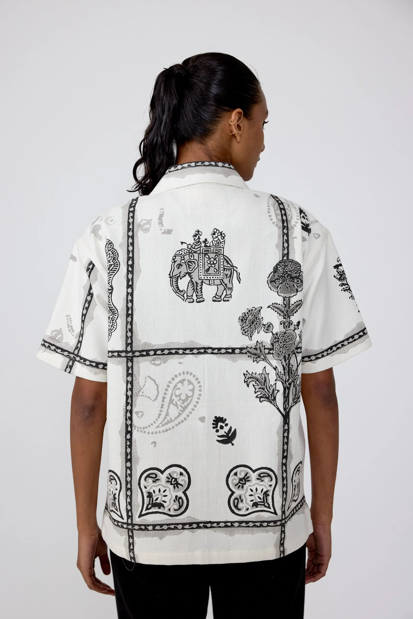 Greyscale handmade Shirt - Image 8