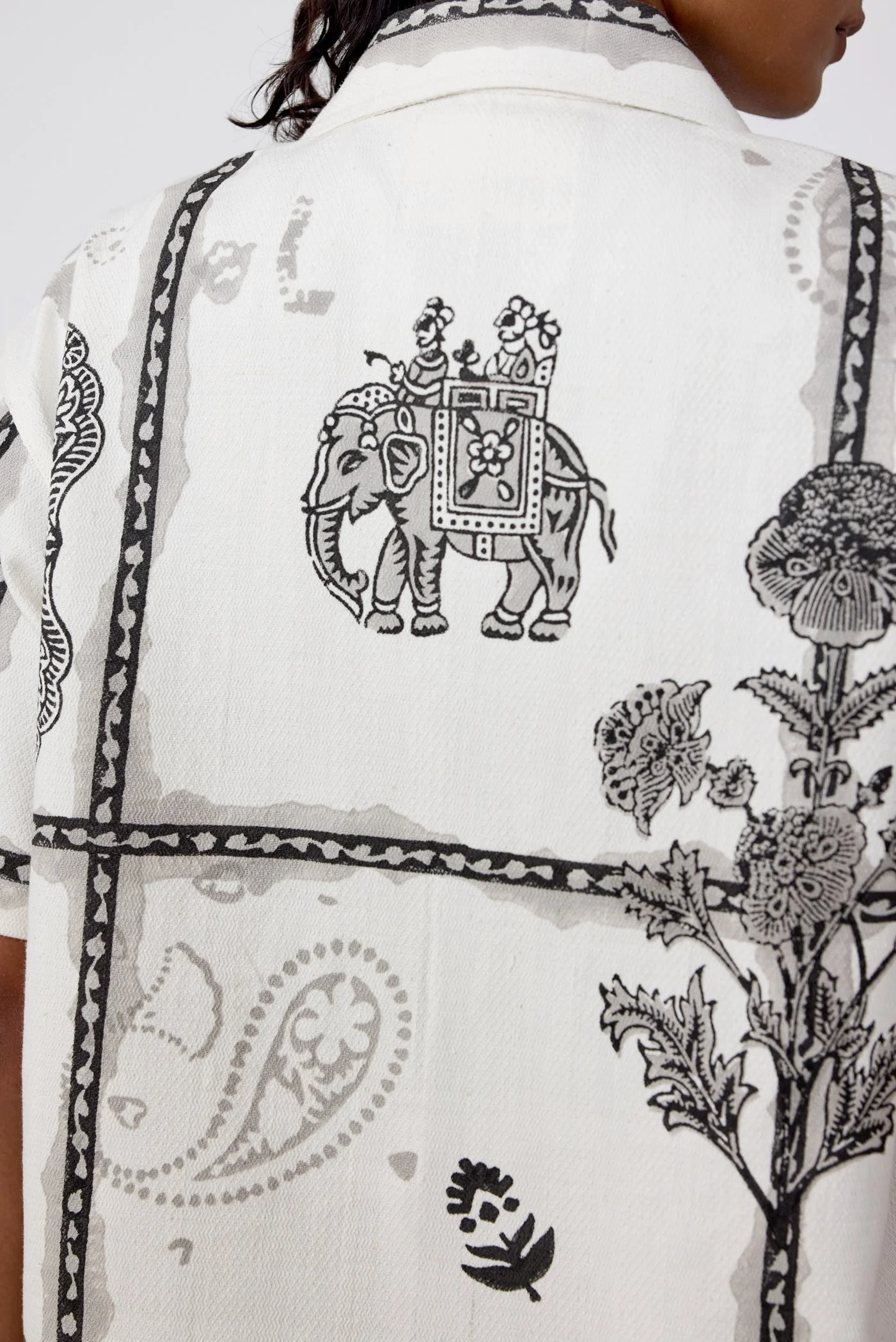 Greyscale handmade Shirt - Image 9