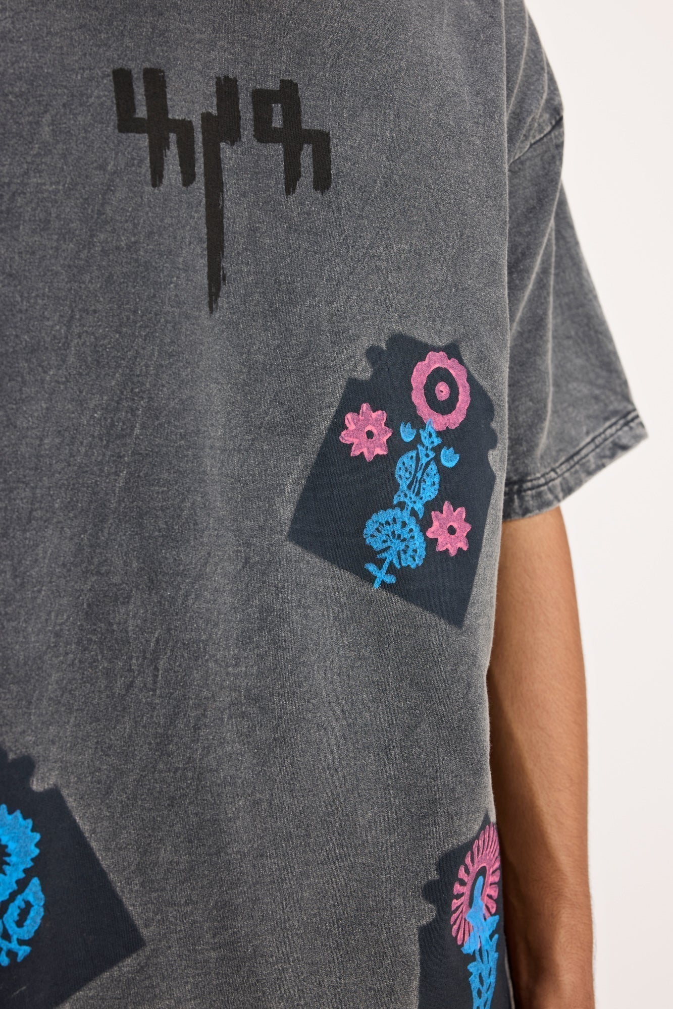 Jarokha Block Print - Tshirt - Image 7