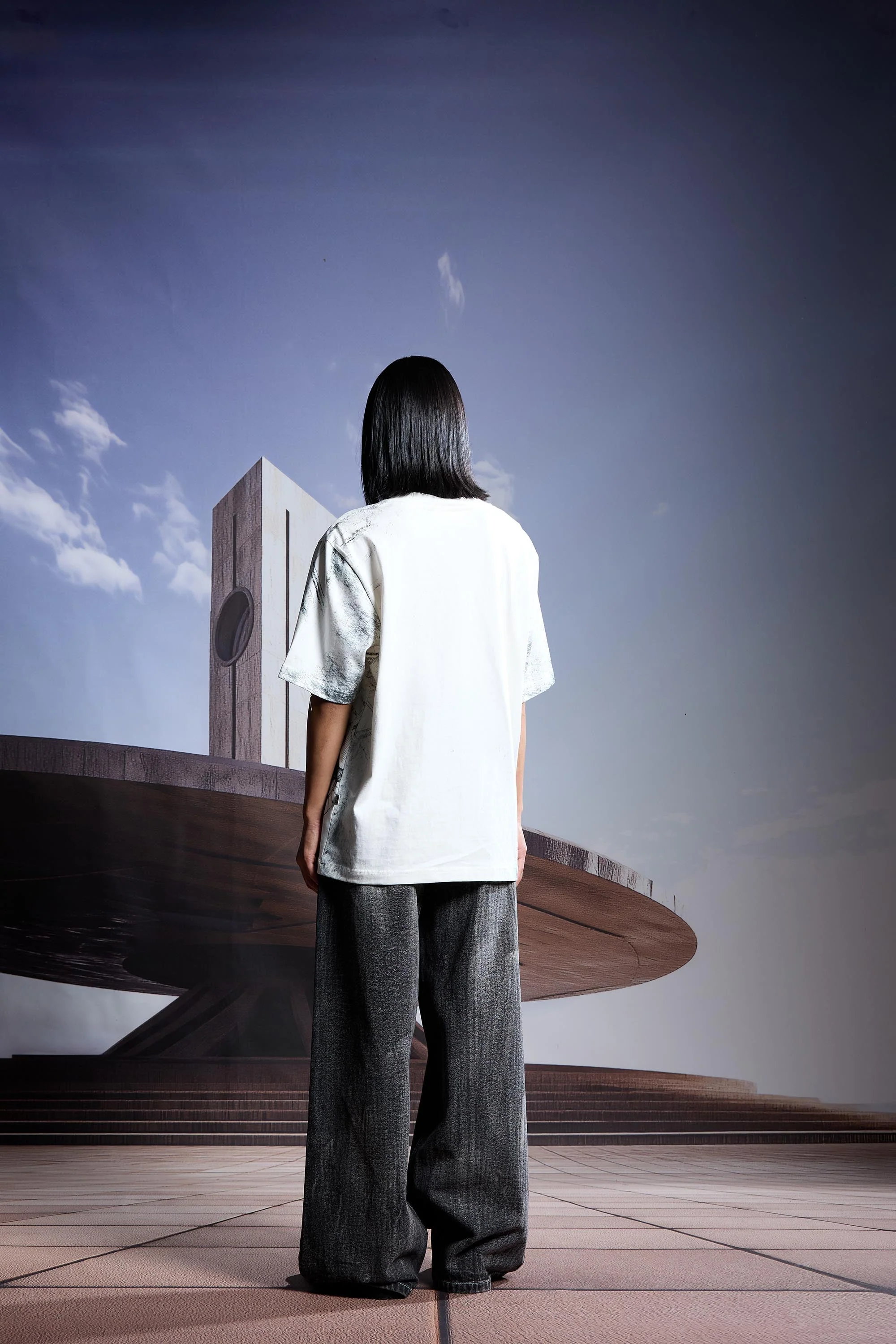 'STRAYLIGHT' T-SHIRT - Image 12