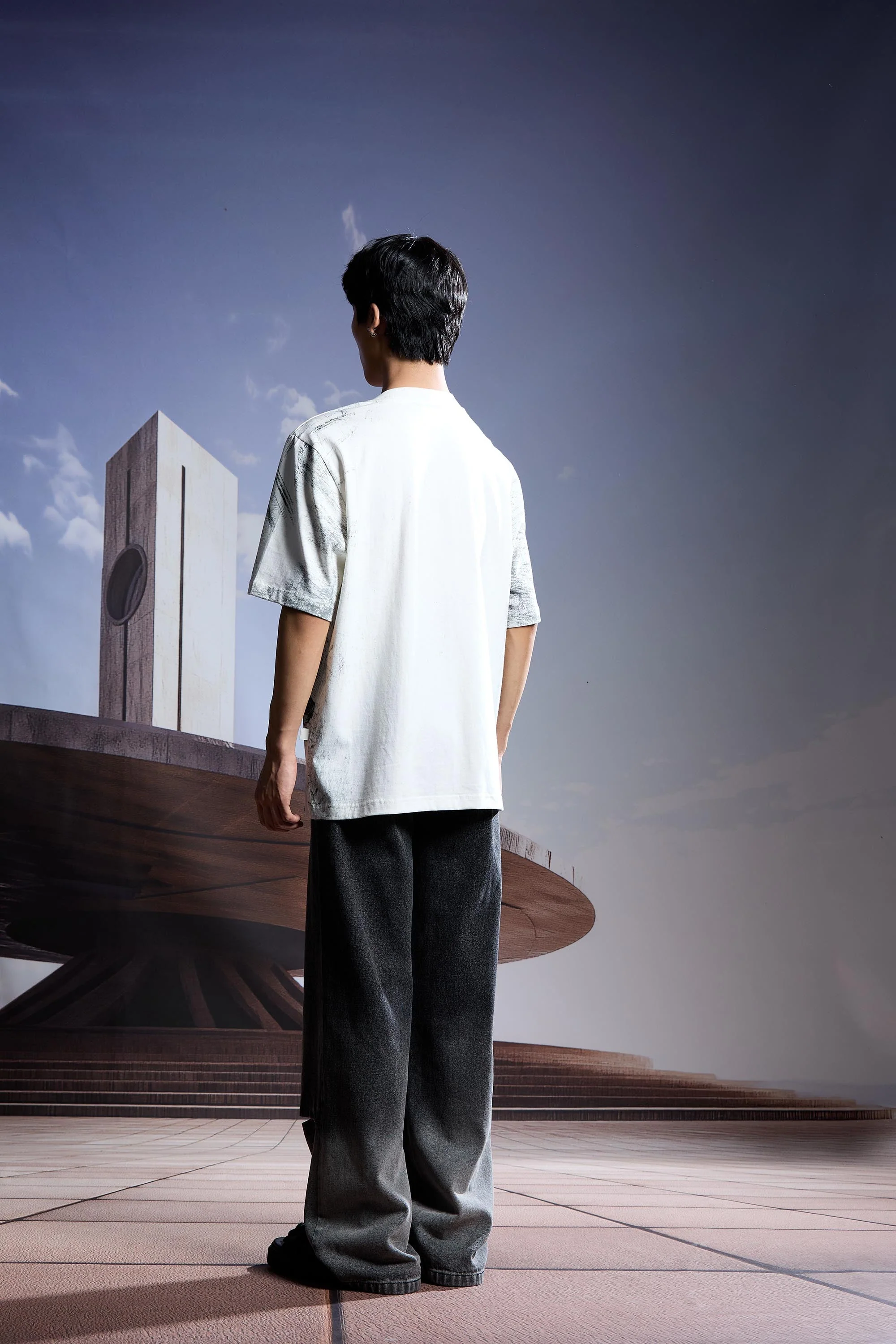 'STRAYLIGHT' T-SHIRT - Image 2