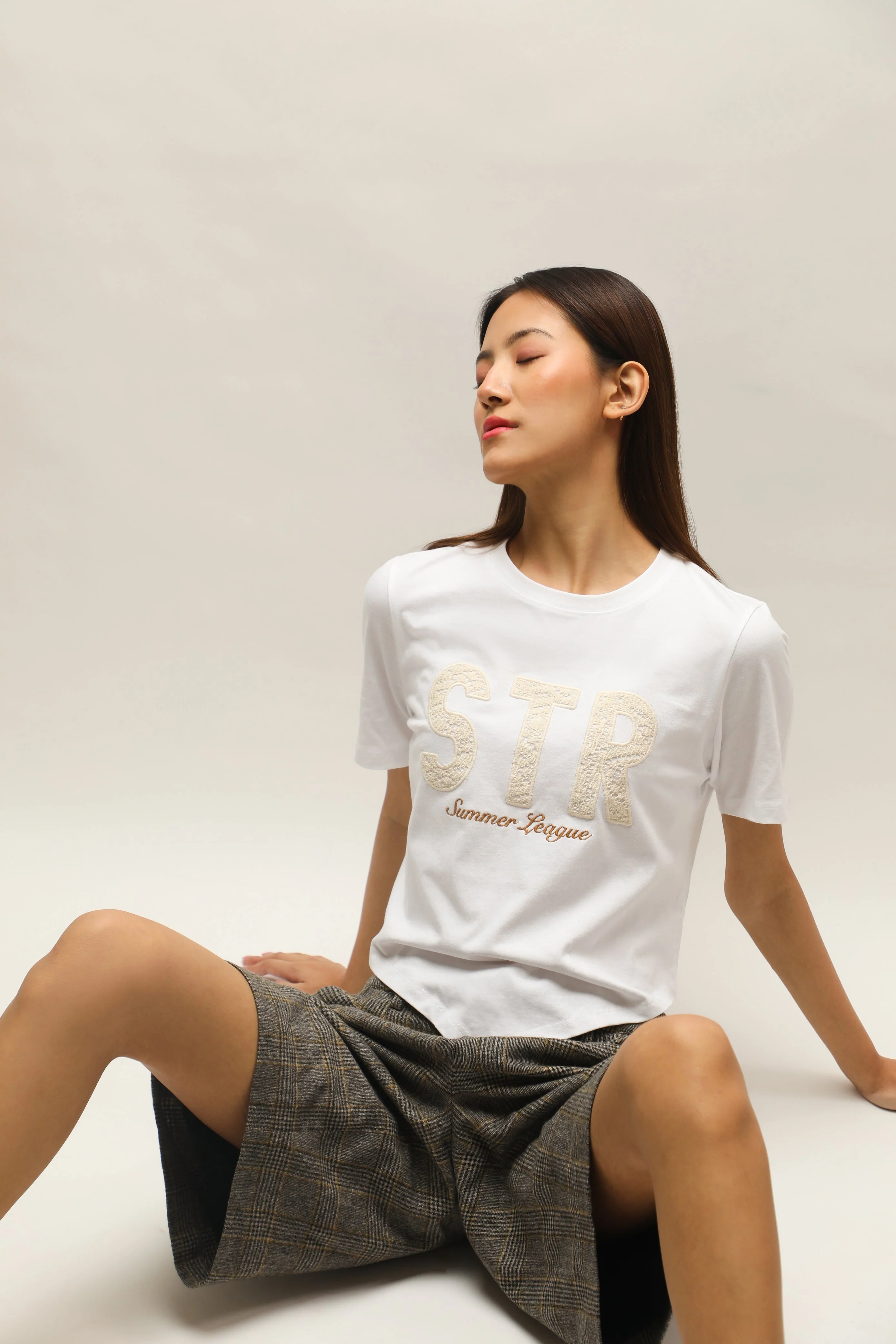 LACE APPLIQUÉ TRIGON T-SHIRT - Image 7