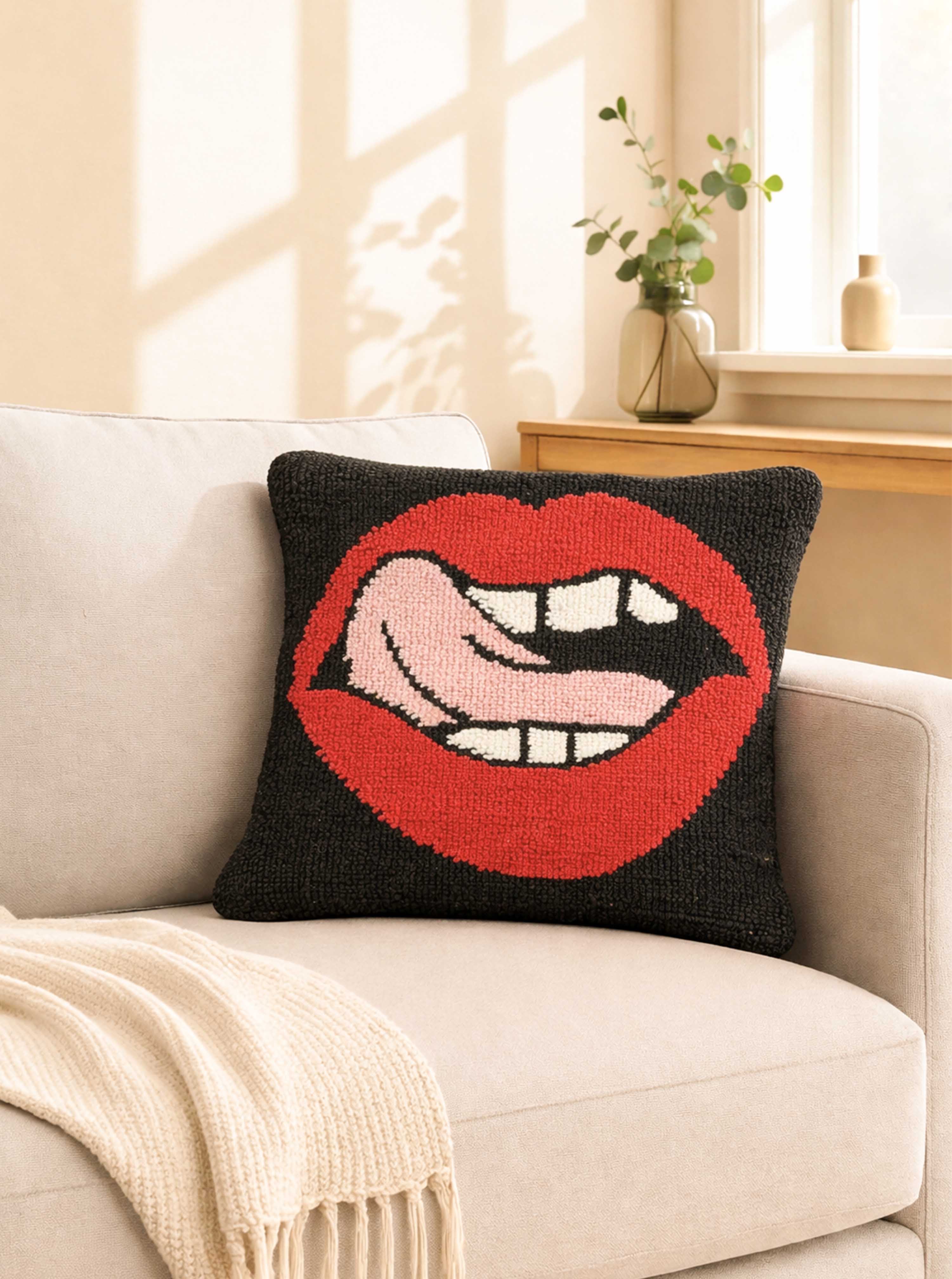 Lips cushion cover - Image 2