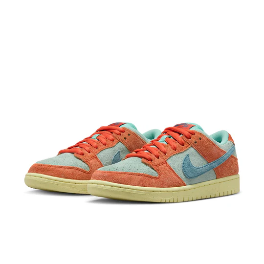 Nike SB Dunk Low Orange Emerald Rise - Image 2