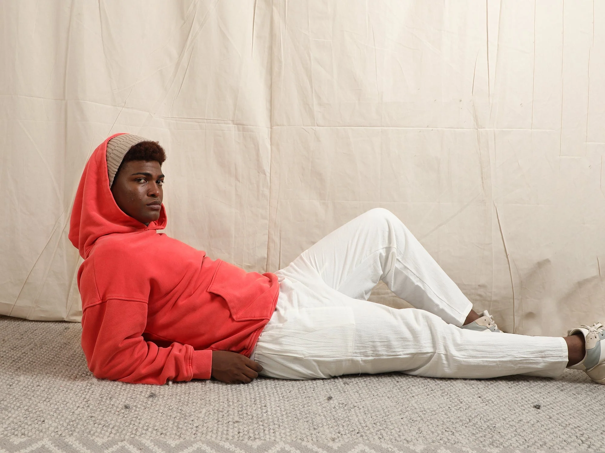 OVERDYED HEAVY WEIGHT HOODIE (BRIGHT SCARLET) - Image 3
