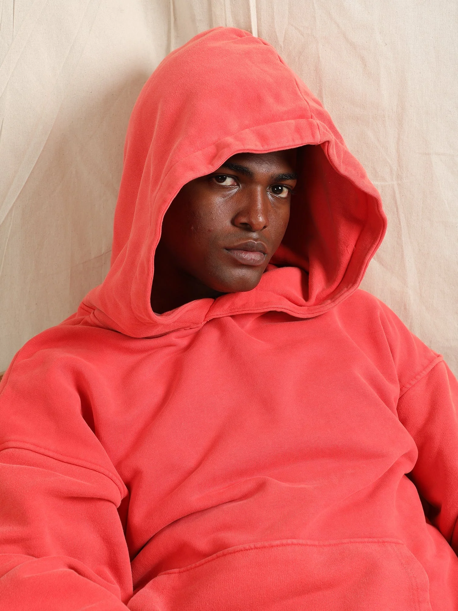 OVERDYED HEAVY WEIGHT HOODIE (BRIGHT SCARLET) - Image 4