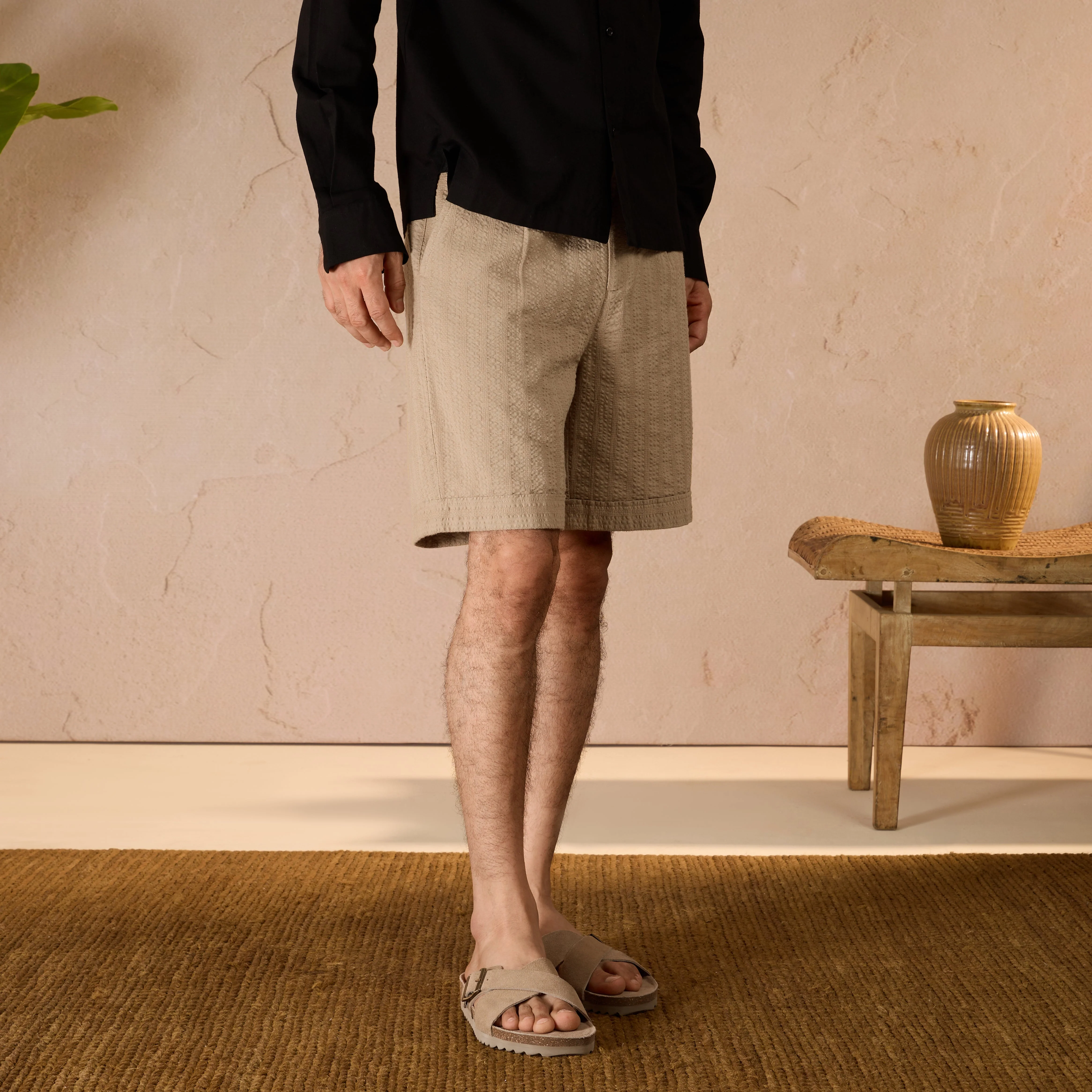 PLEATED TEXTURED COTTON SHORTS - KHAKI - Image 3