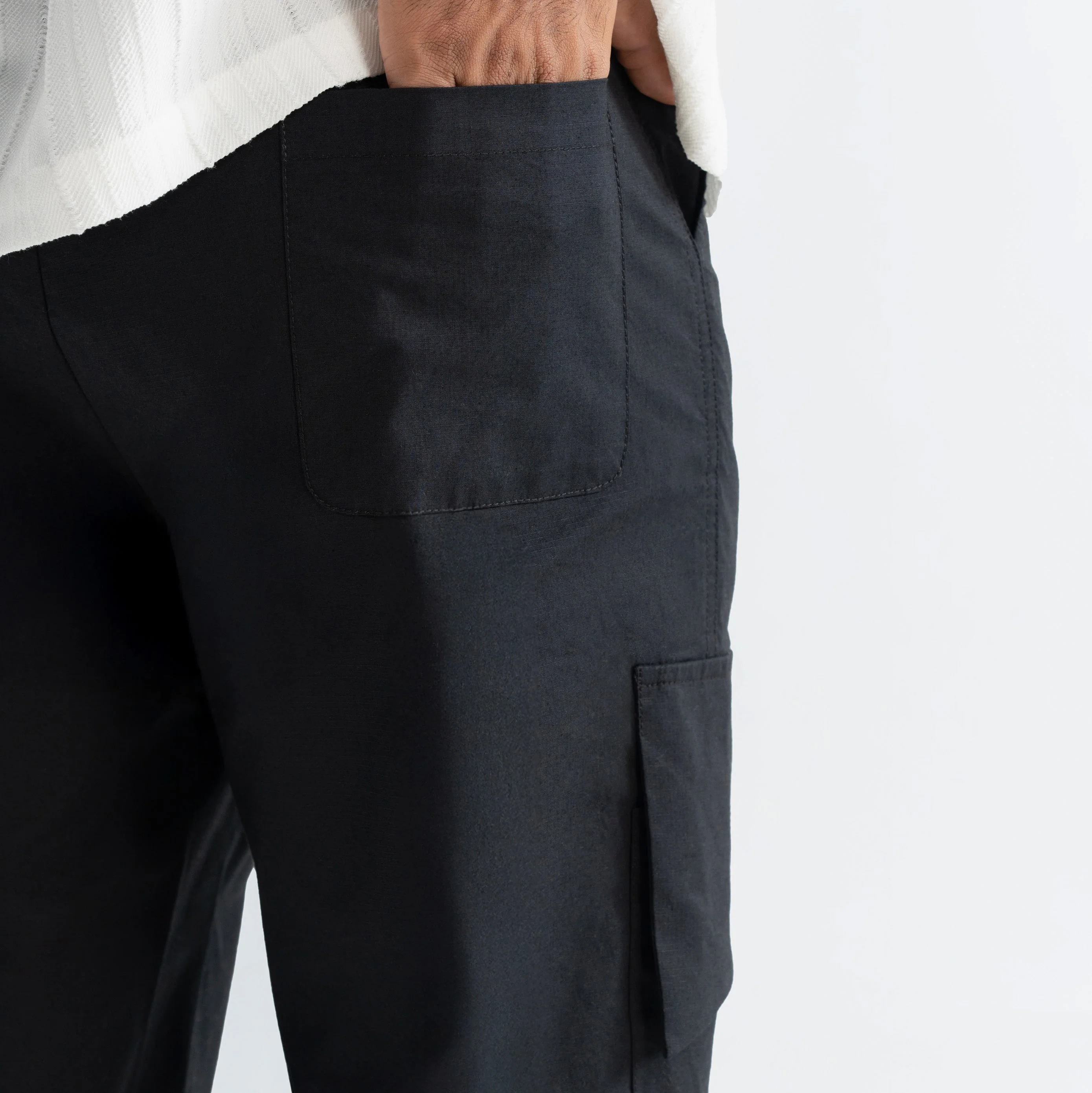 RIPSTOP CARGO PANTS - BLACK - Image 5