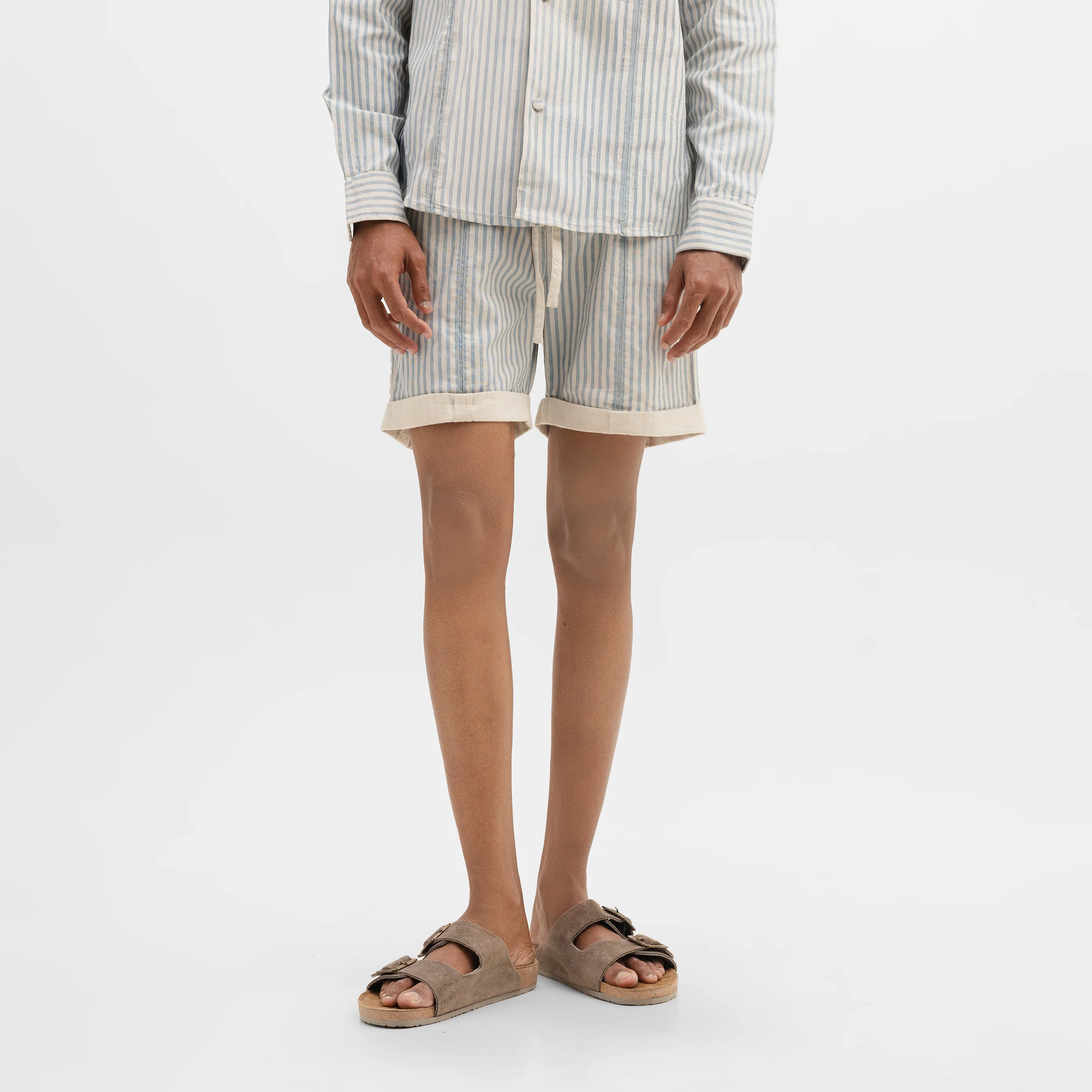 ROLLED-UP HEM SHORTS- AQUA