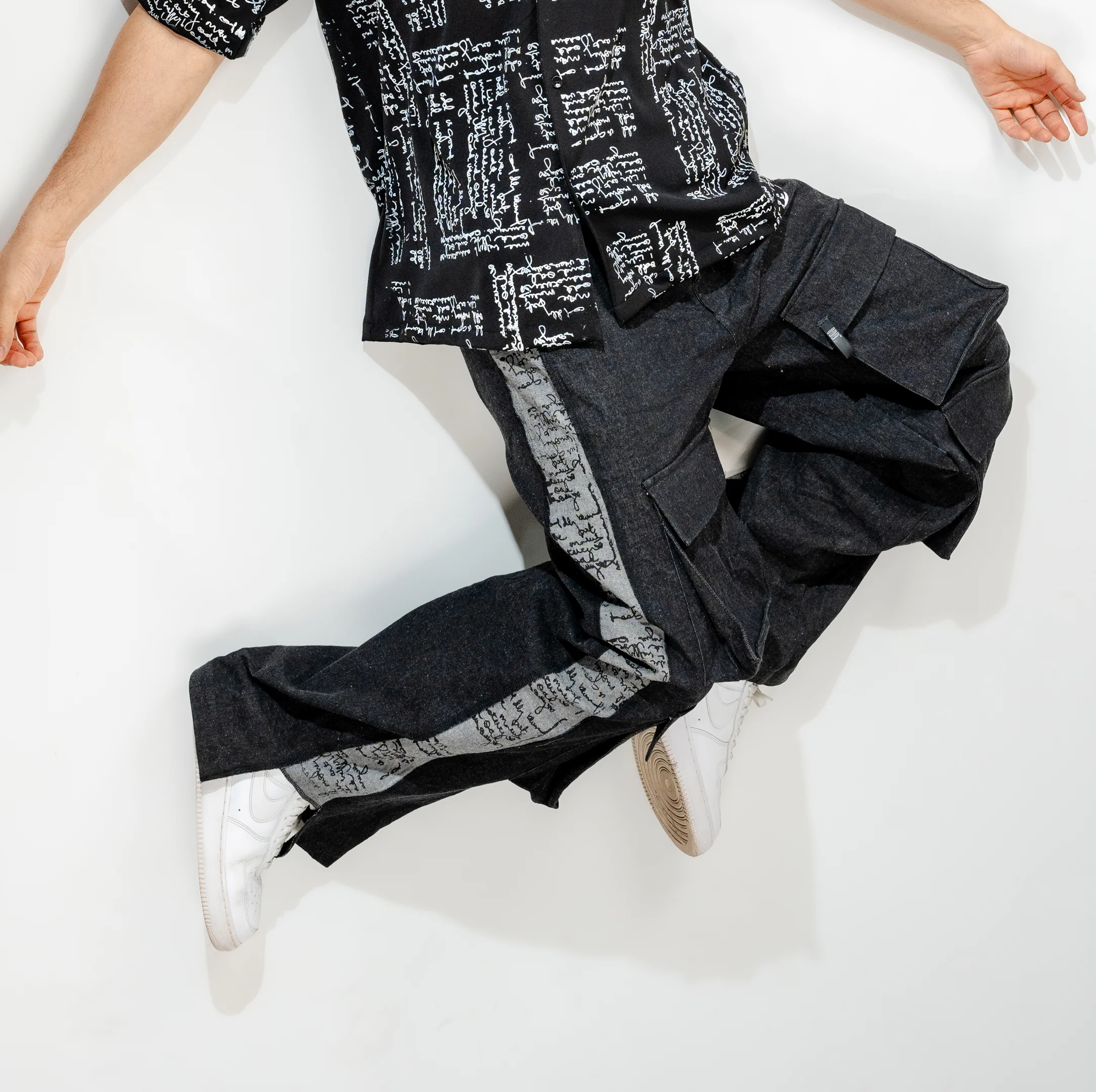 SCRIBBLED PANEL PANTS - Image 6