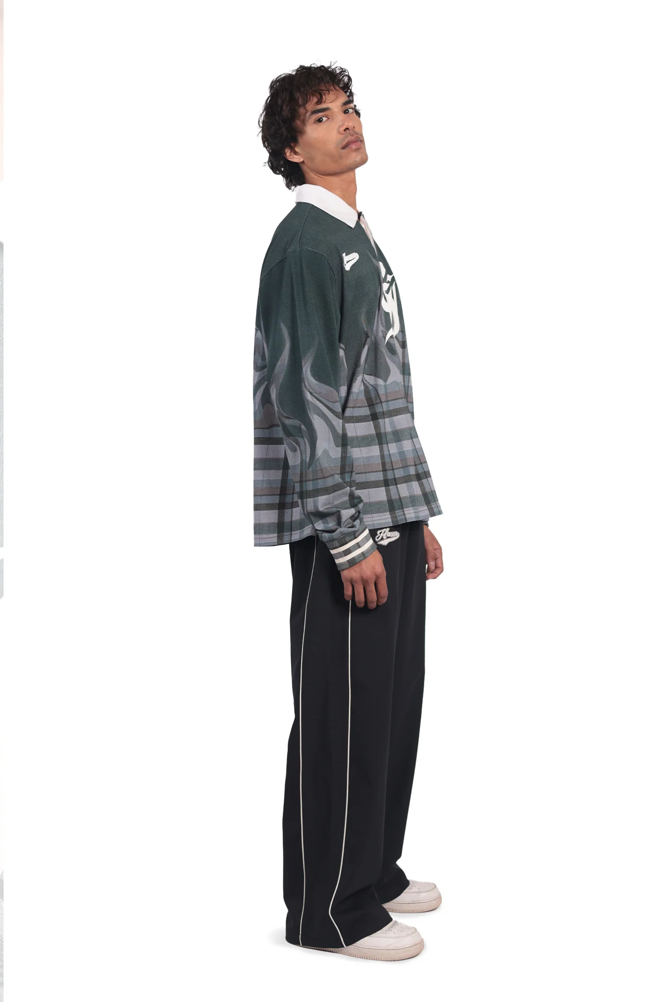 Shreyas Iyer x HUEMN 'SI' monogram full sleeved t-shirt in checkered flame pattern (Green) - Image 4