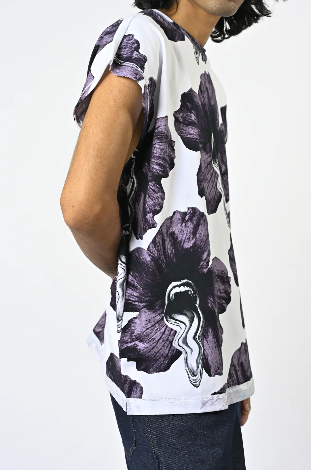 Tongue-printed cotton sleeveless top (Men's) - Image 6