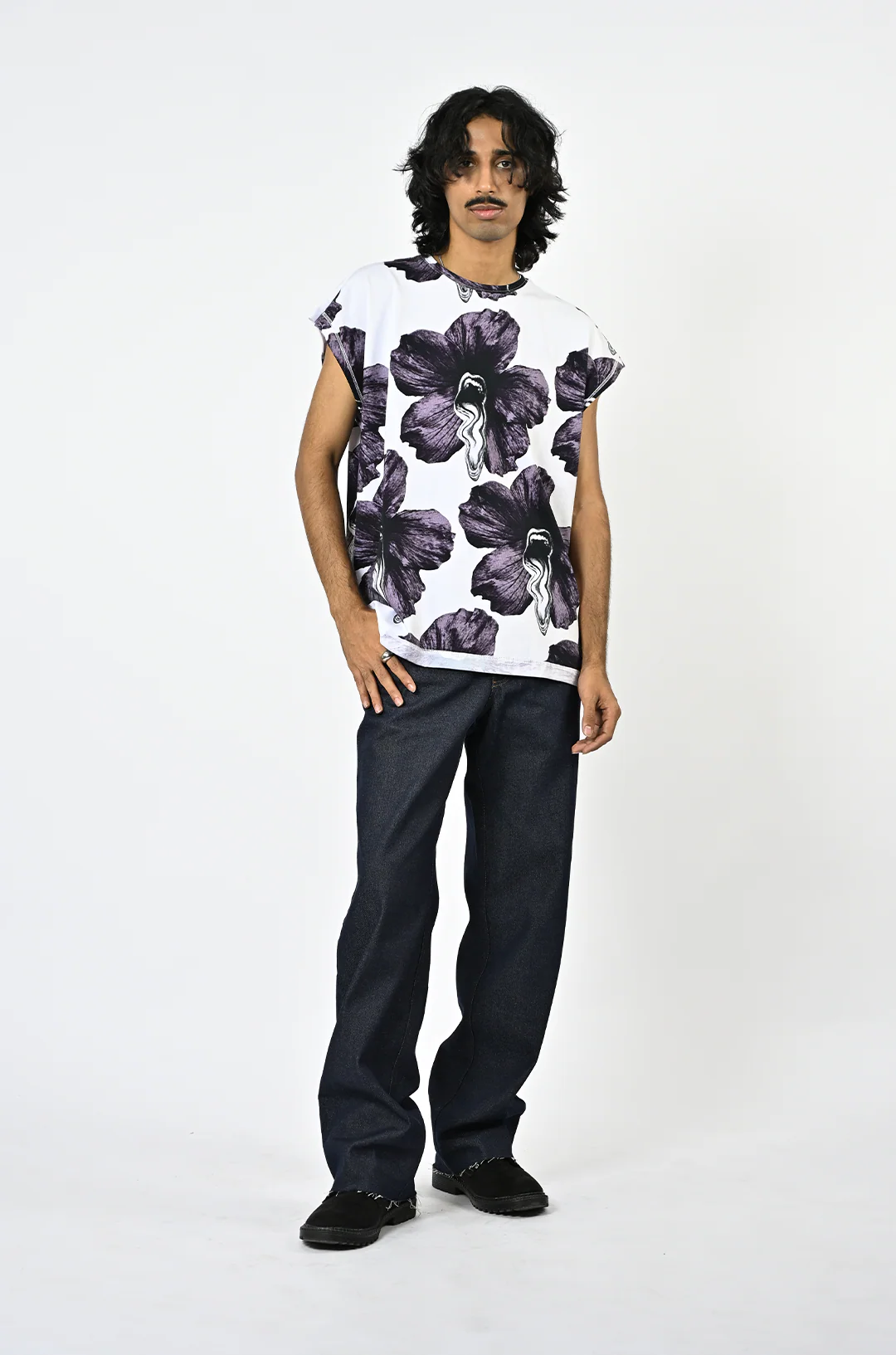 Tongue-printed cotton sleeveless top (Men's) - Image 8