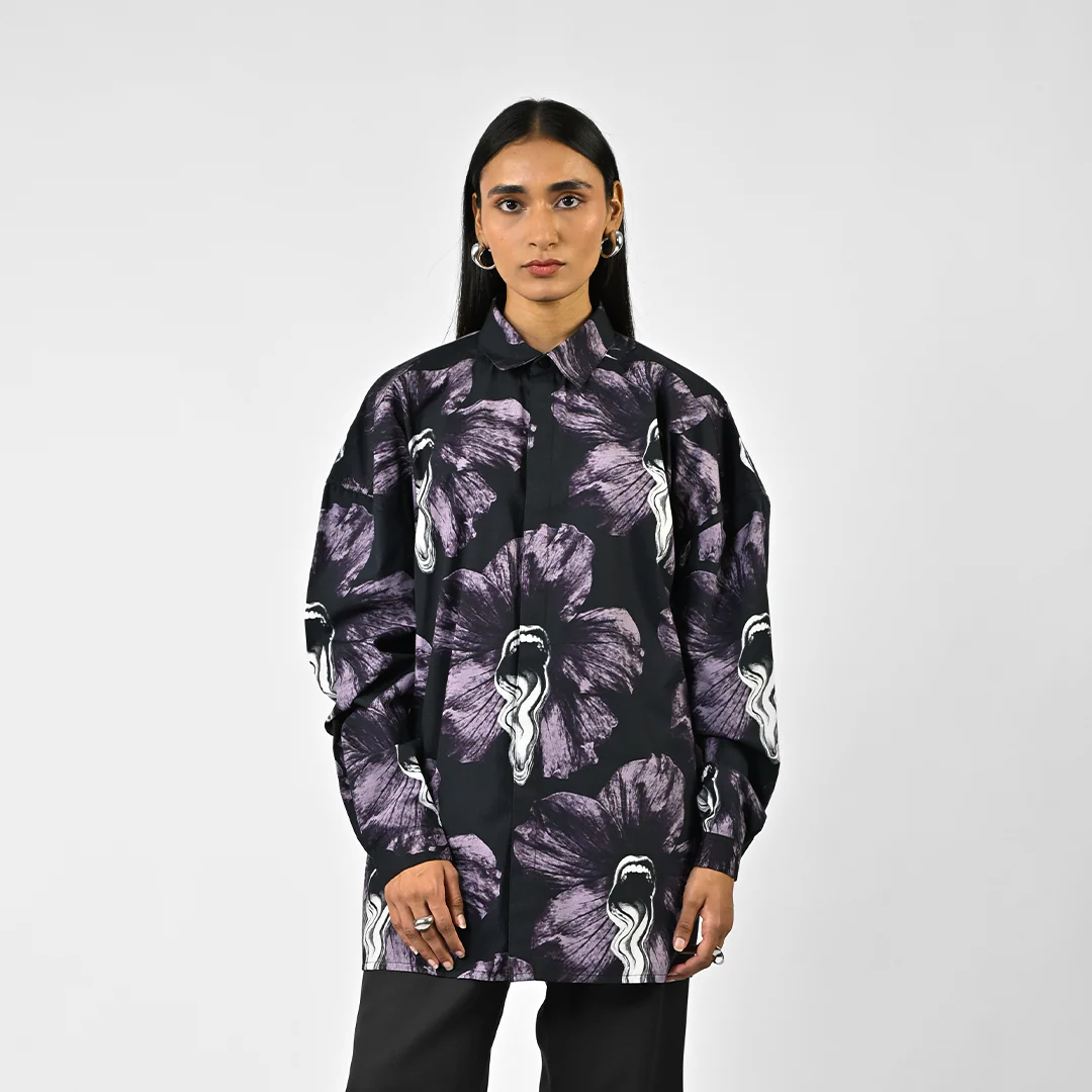 Tongue-printed oversized cotton shirt - Image 4