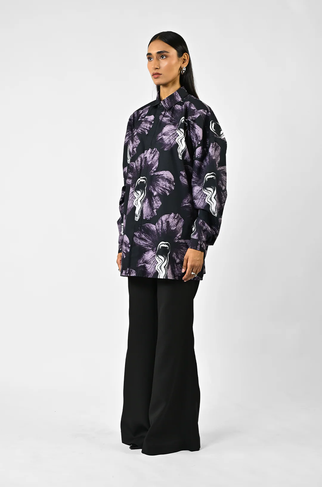 Tongue-printed oversized cotton shirt - Image 5