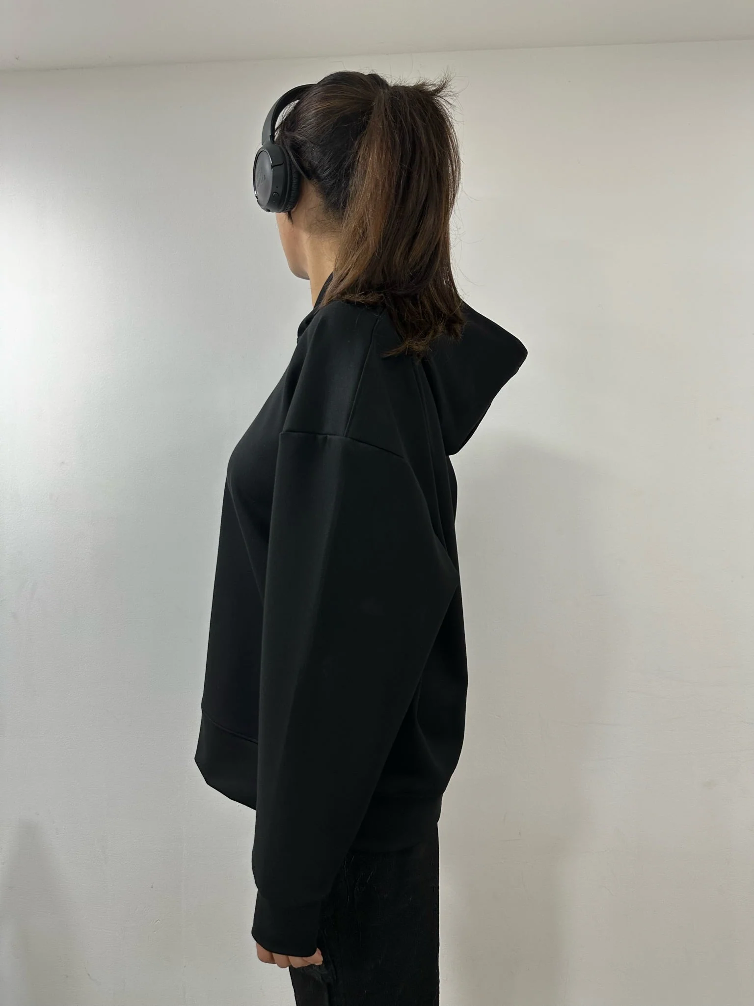 WT BOX - FIT HOODIE - JET BLACK - Image 3